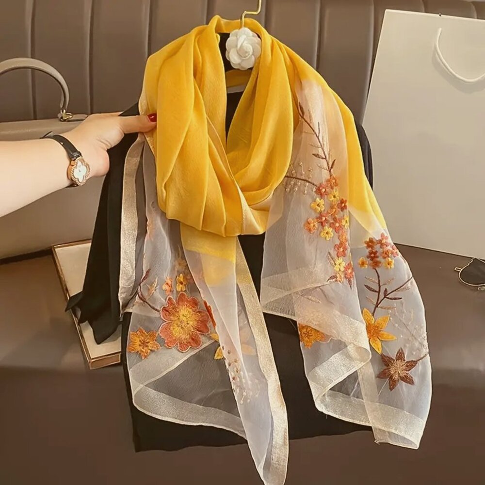 Elegant Scarf Crafted from Luxurious